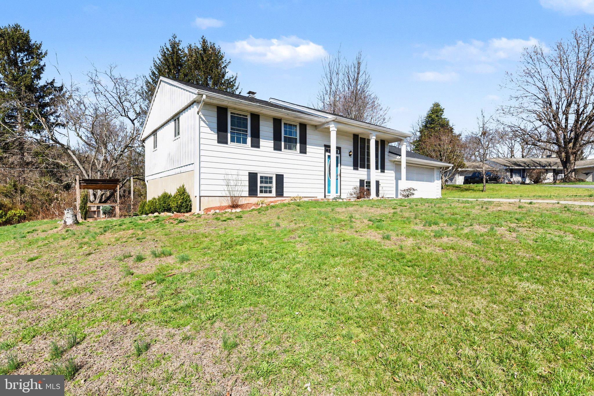 SUNSHINE HILLS - Residential