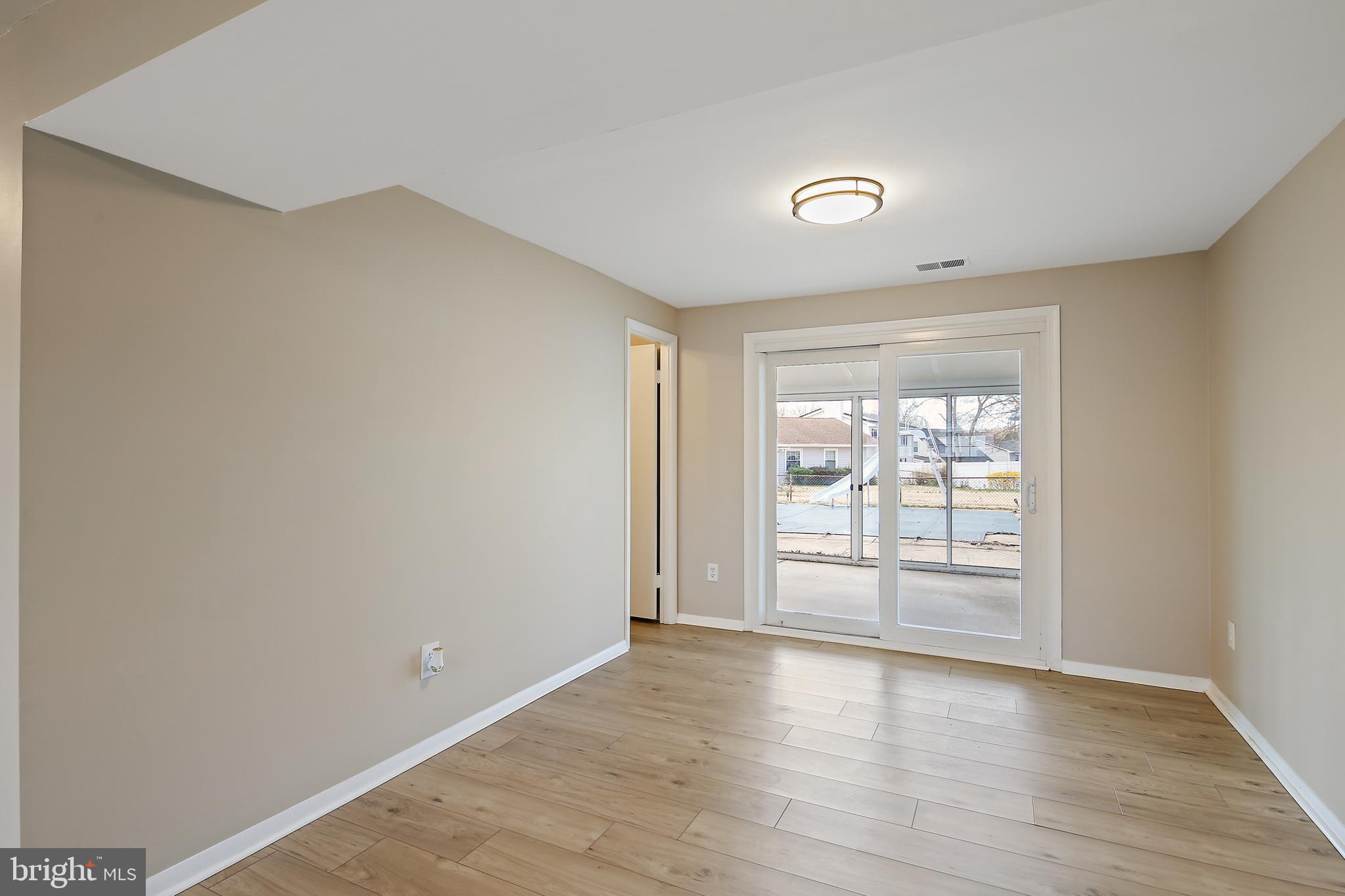 THE PROVINCES - Residential