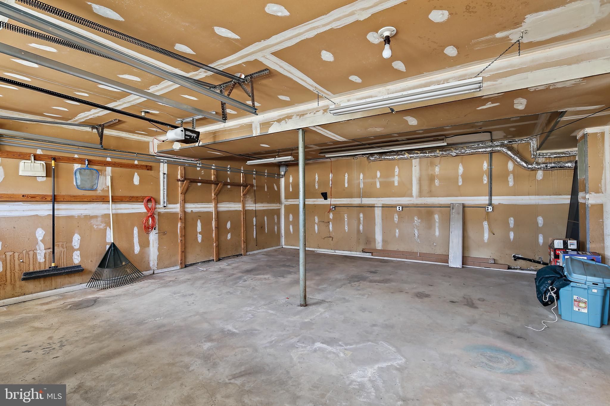 THE PROVINCES - Residential