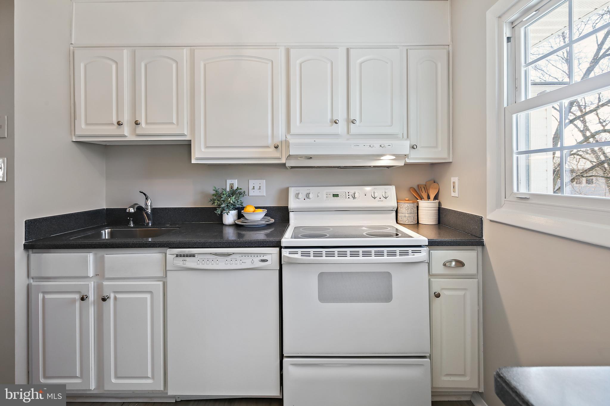 THE PROVINCES - Residential