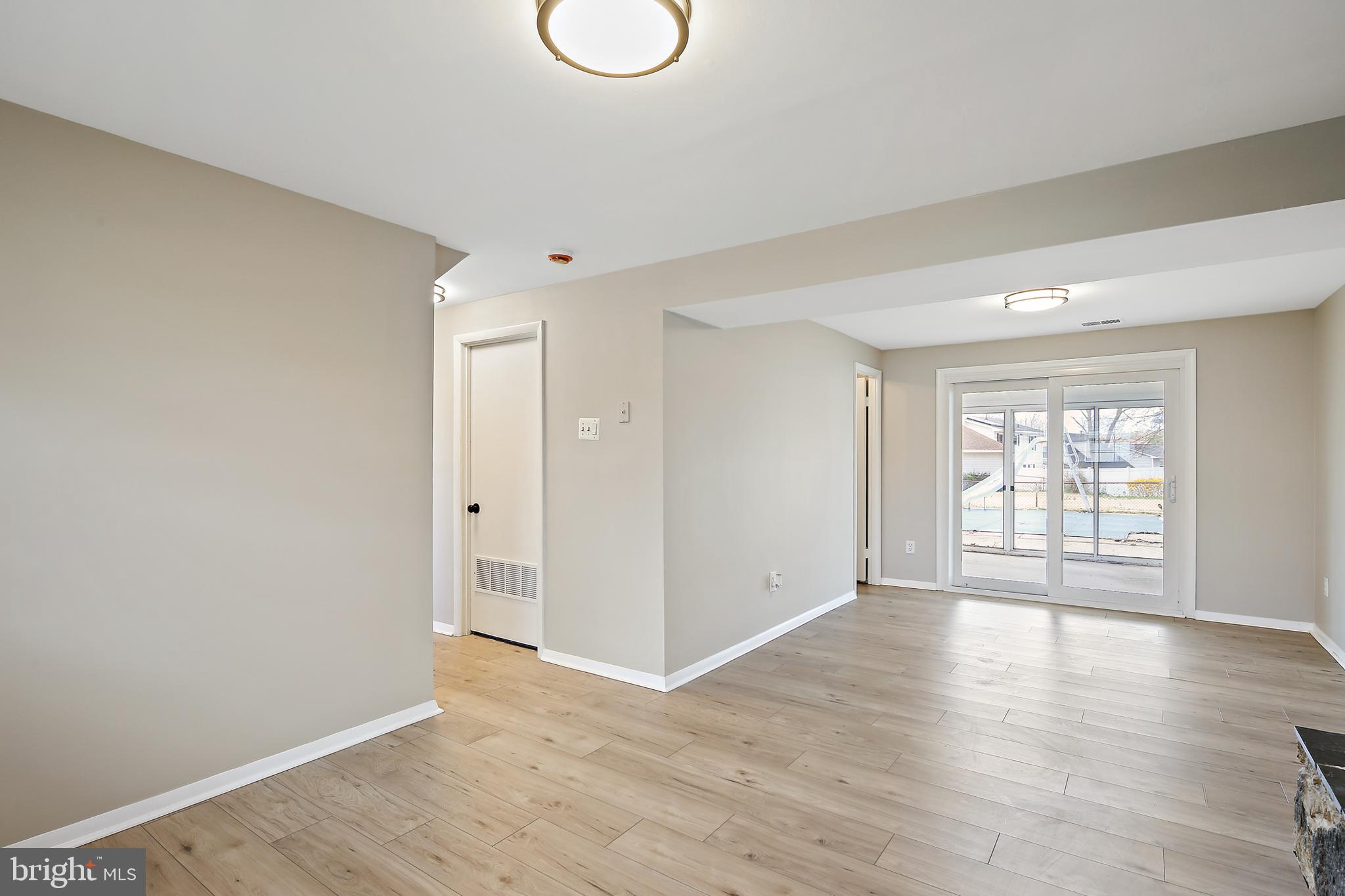 THE PROVINCES - Residential