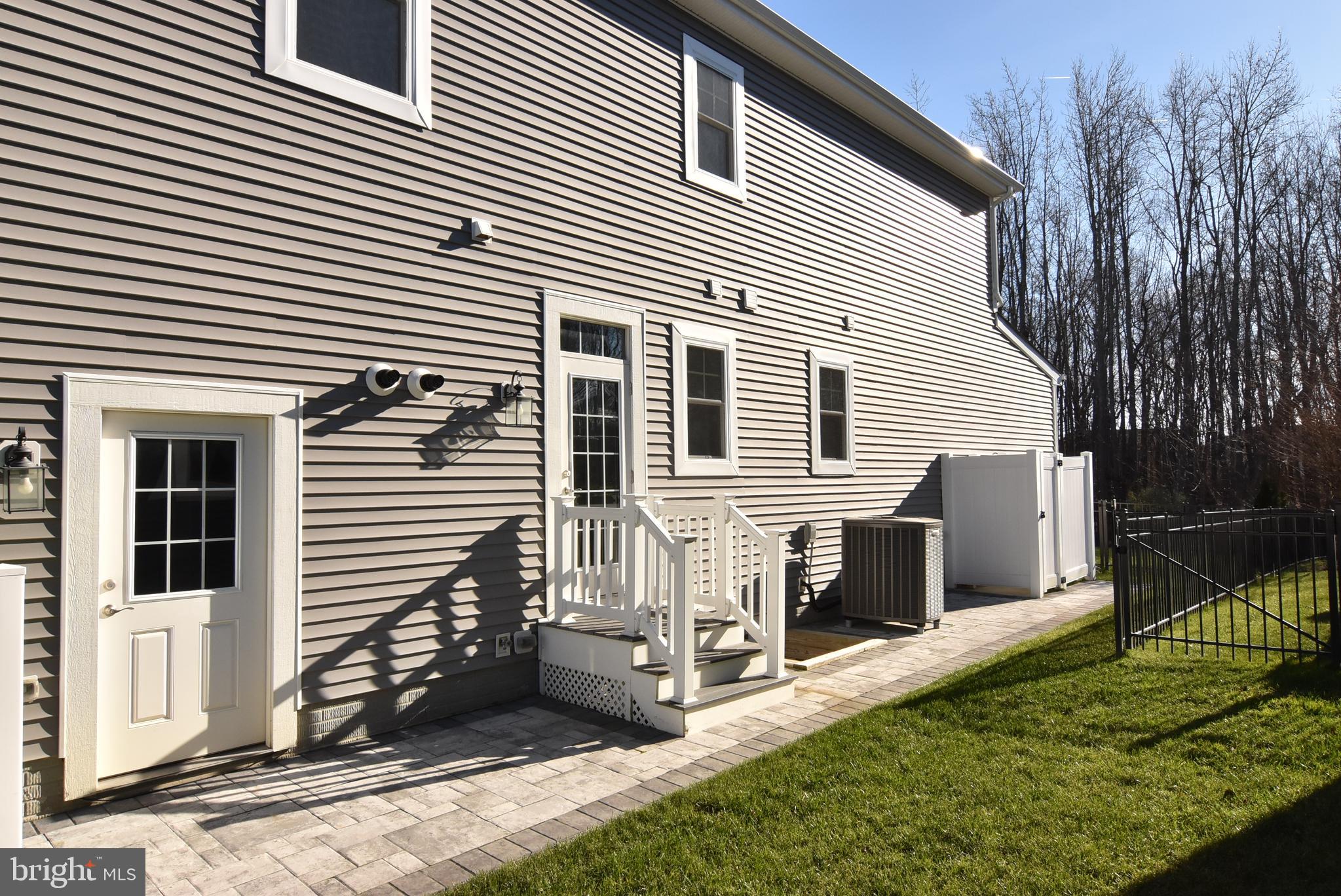 SAWGRASS AT WHITE OAK CREEK - Residential