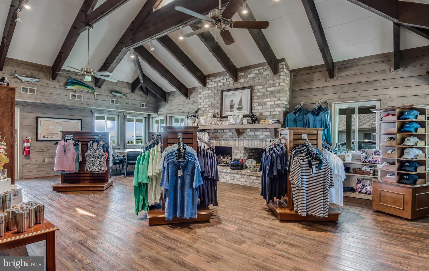 COVE CREEK CLUB - Residential