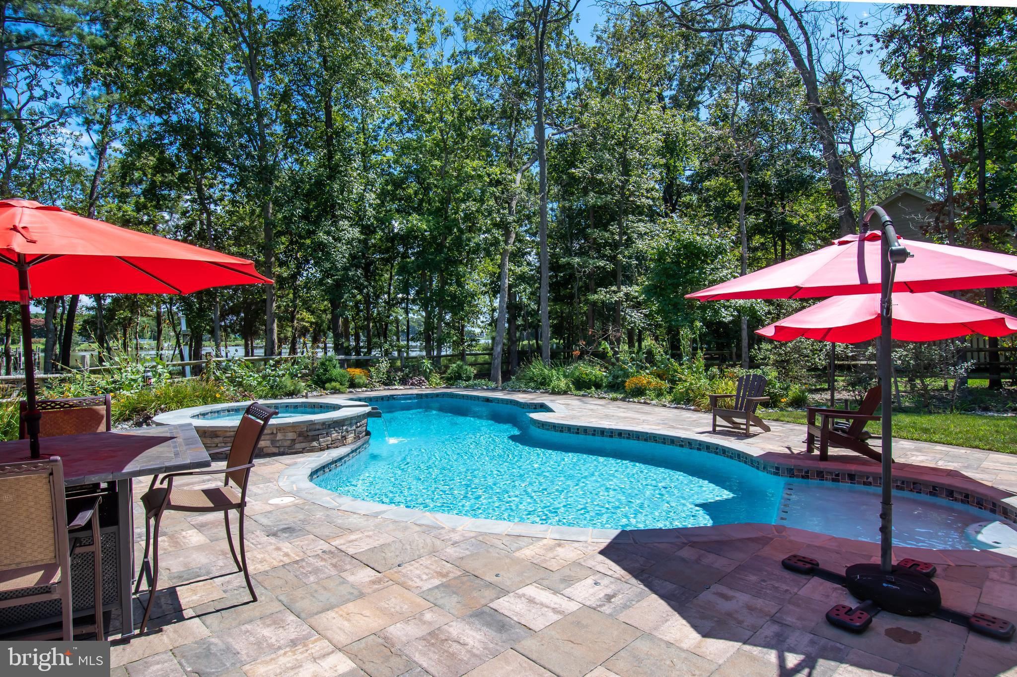 COVE CREEK CLUB - Residential