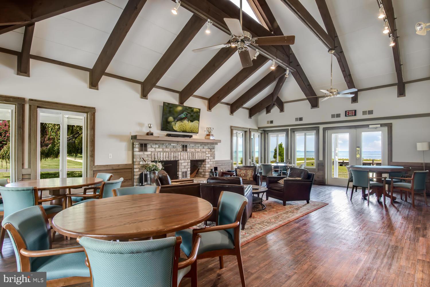 COVE CREEK CLUB - Residential