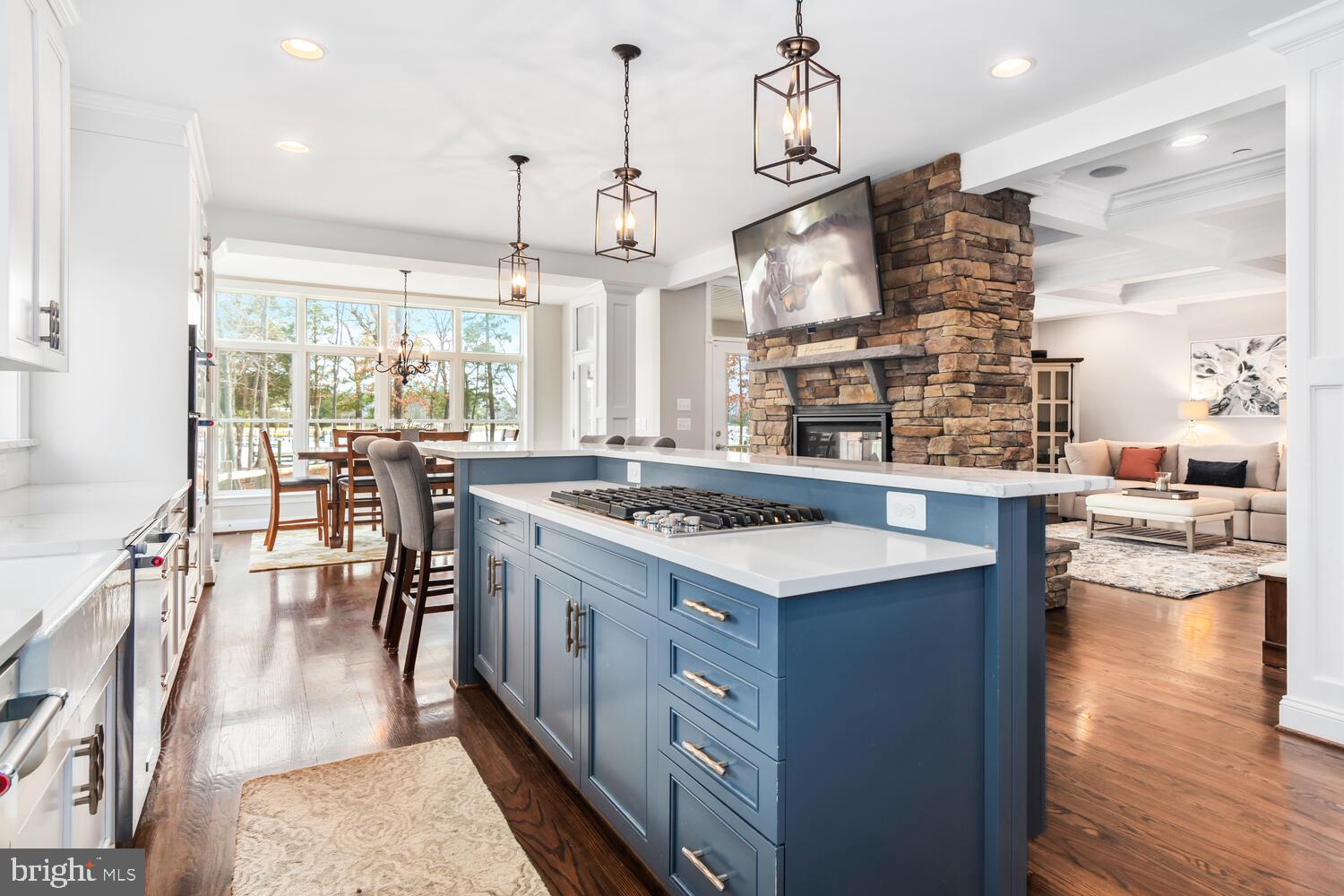 COVE CREEK CLUB - Residential