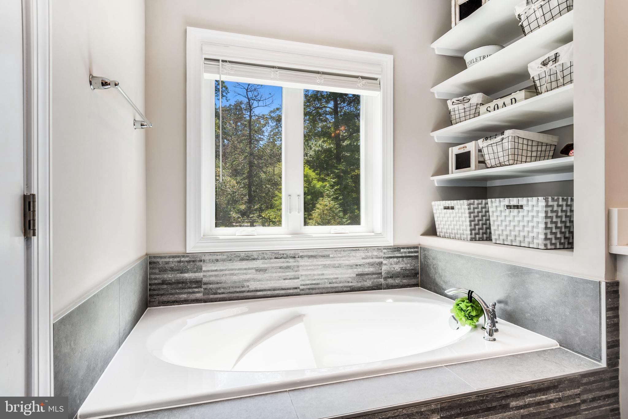 COVE CREEK CLUB - Residential