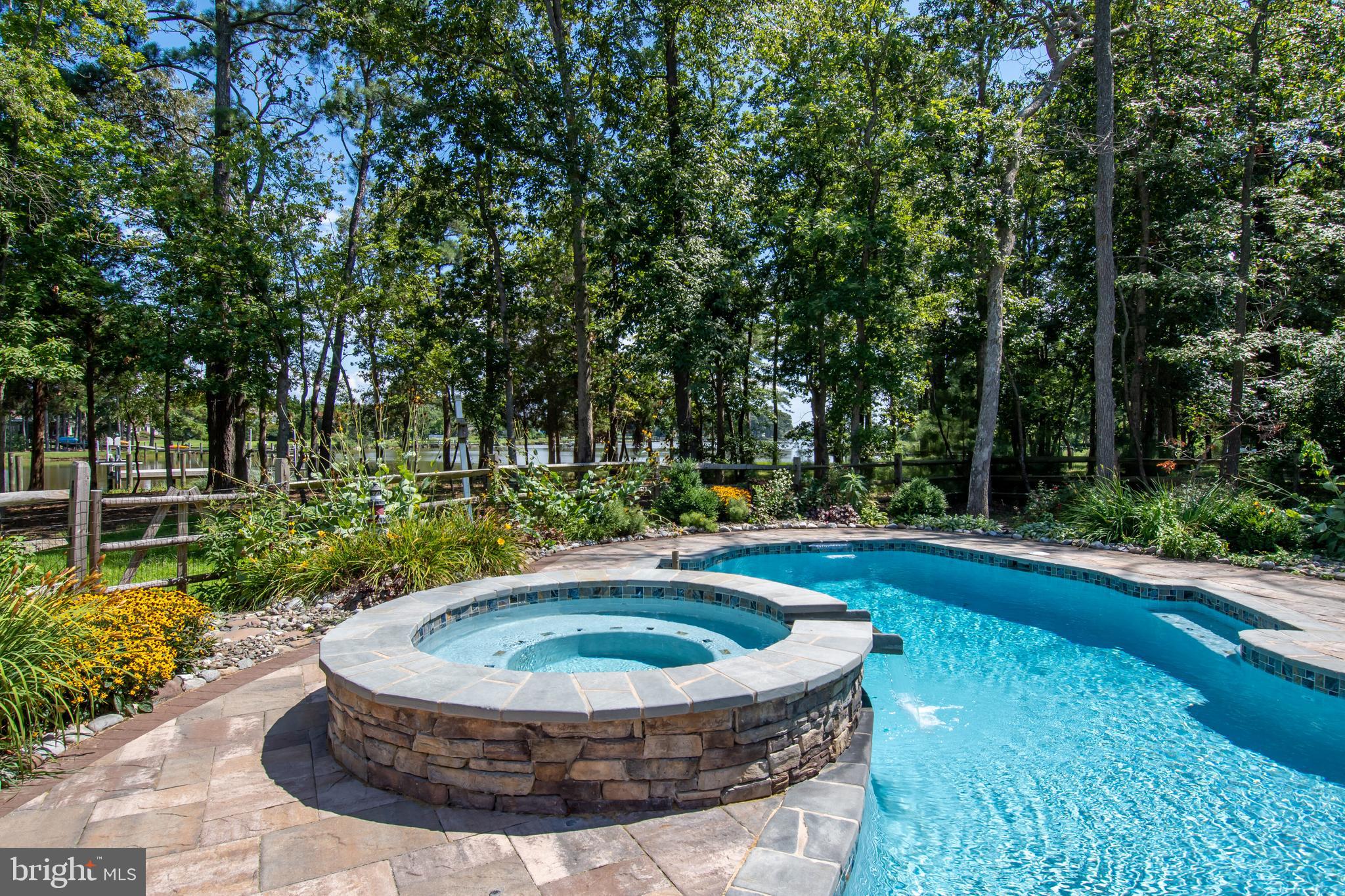 COVE CREEK CLUB - Residential