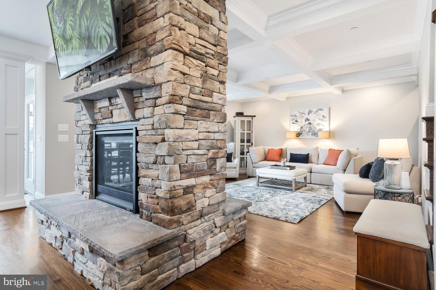 COVE CREEK CLUB - Residential