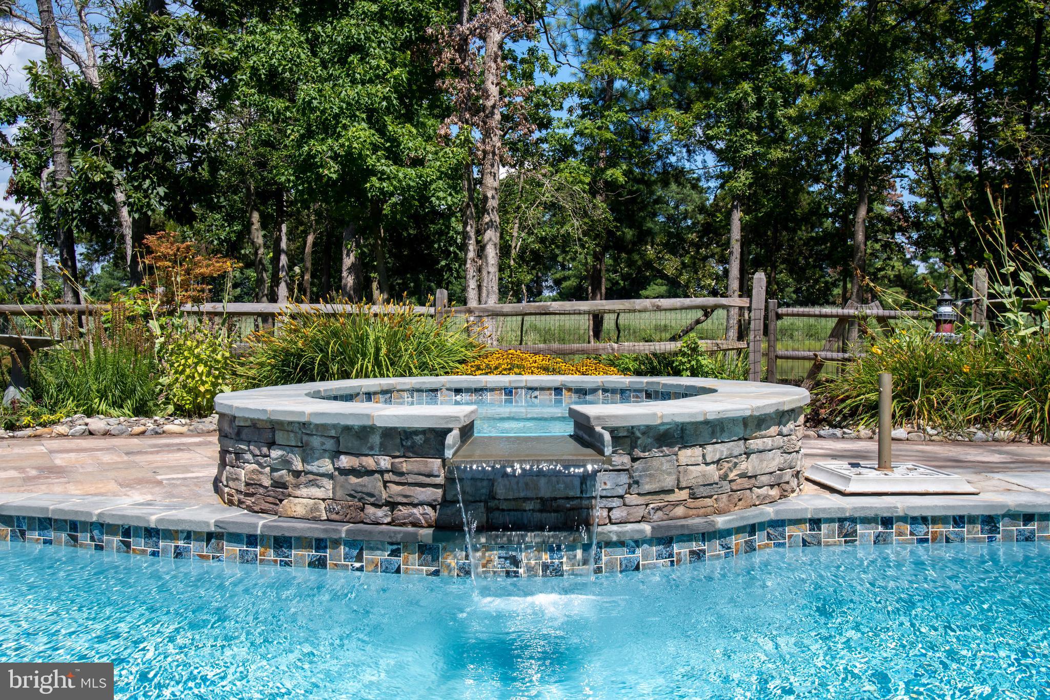 COVE CREEK CLUB - Residential