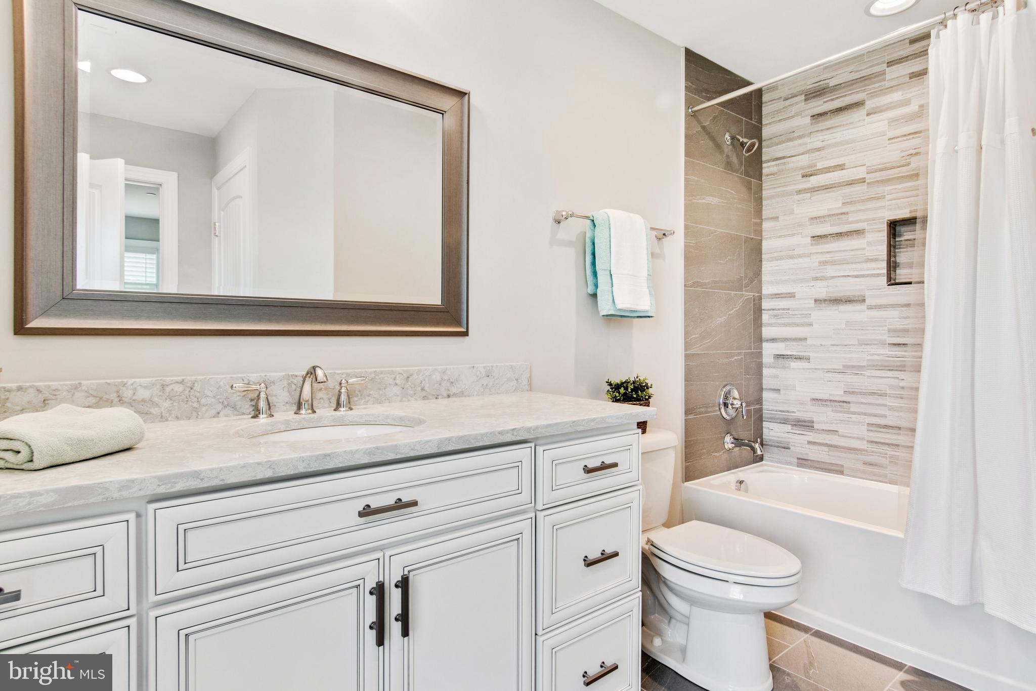 COVE CREEK CLUB - Residential