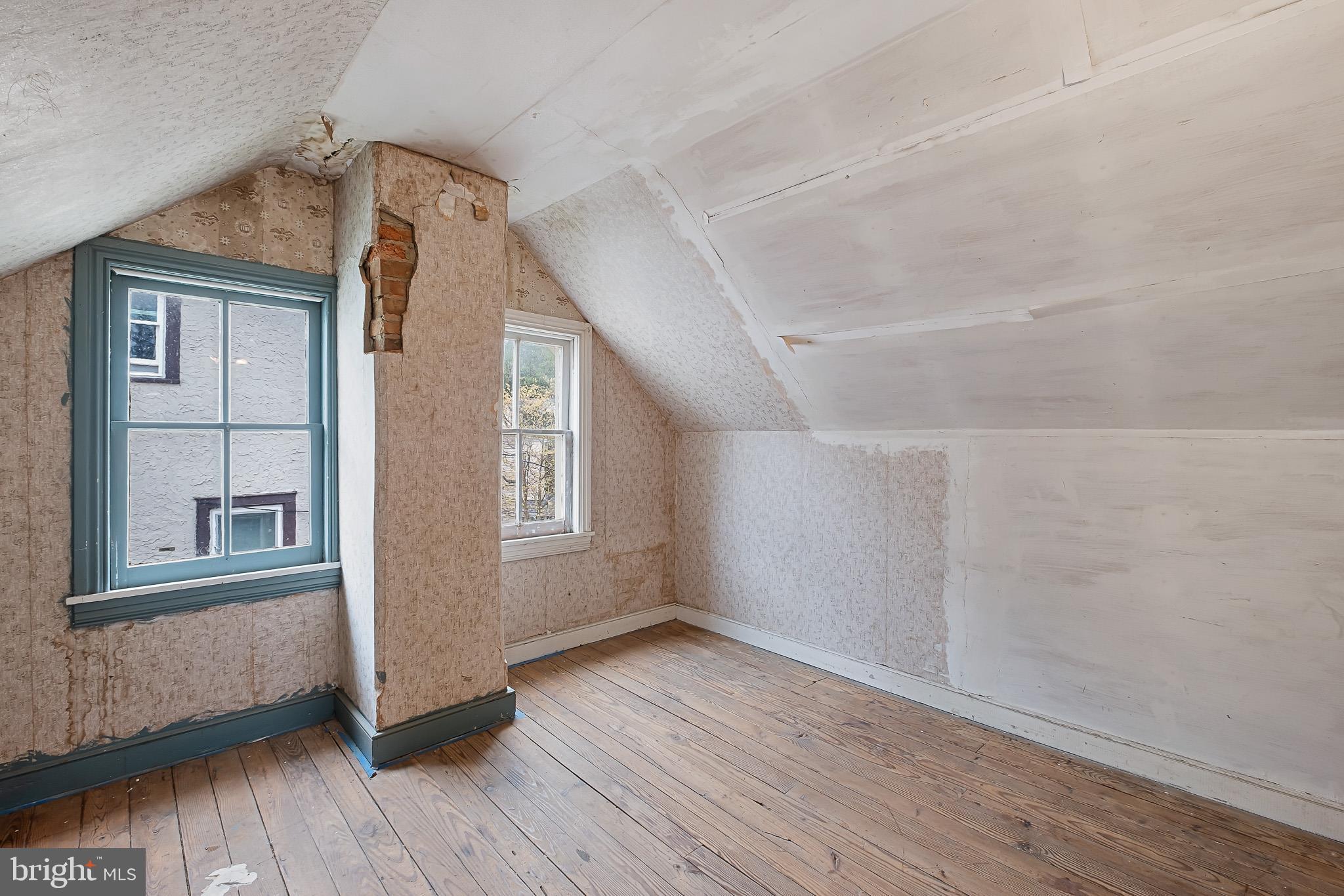 ASTON MILLS - Residential