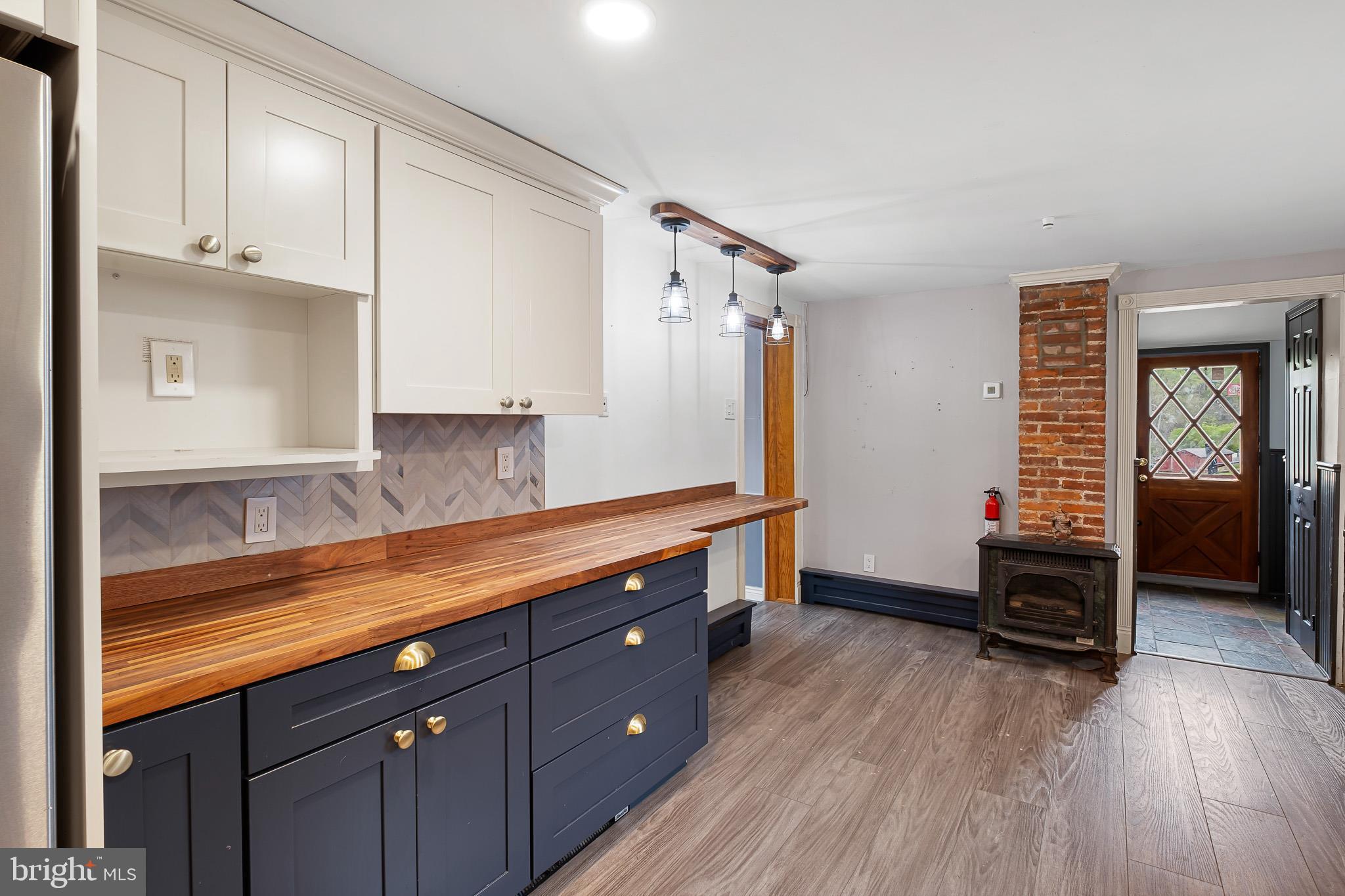 ASTON MILLS - Residential