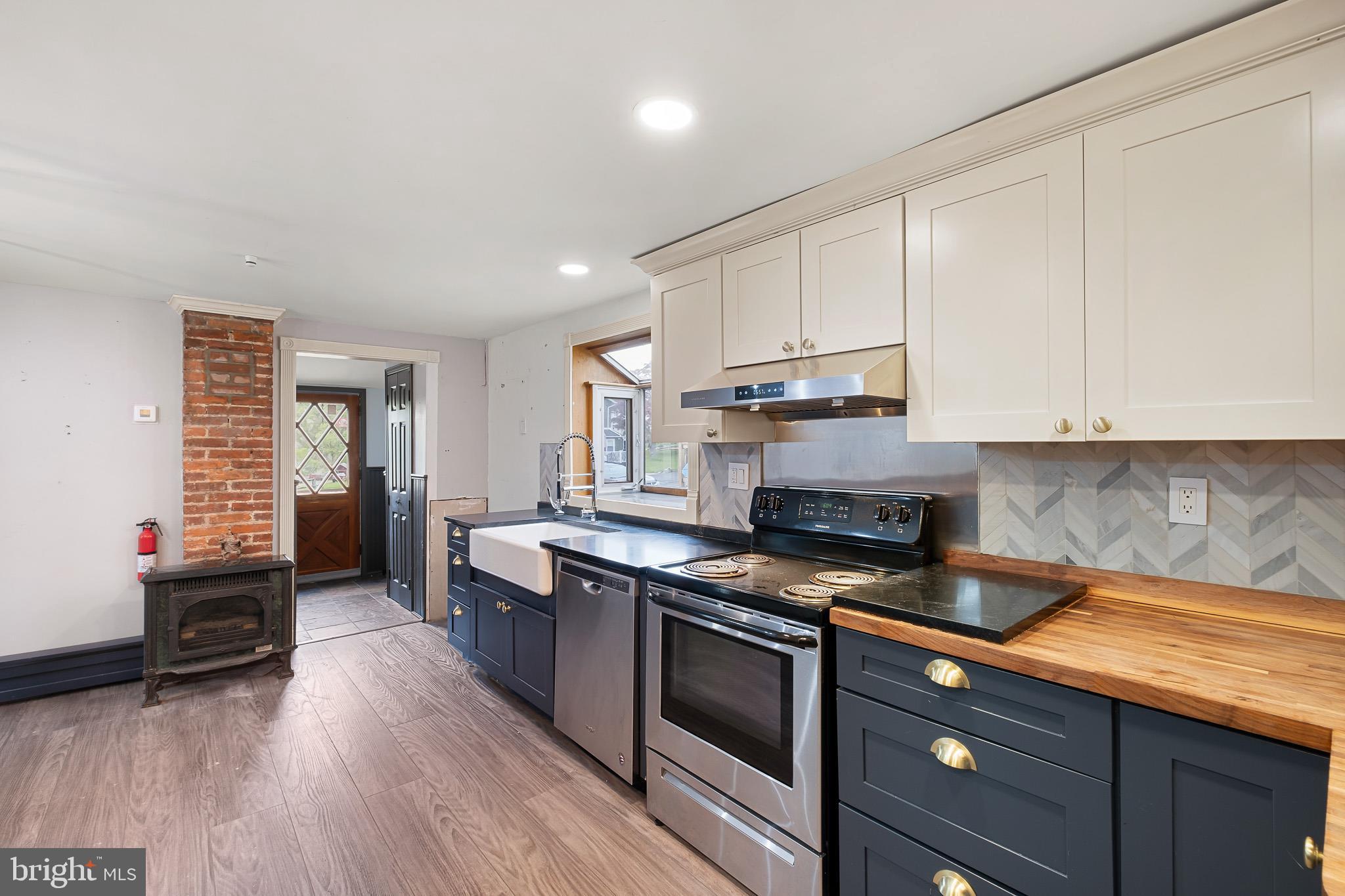 ASTON MILLS - Residential