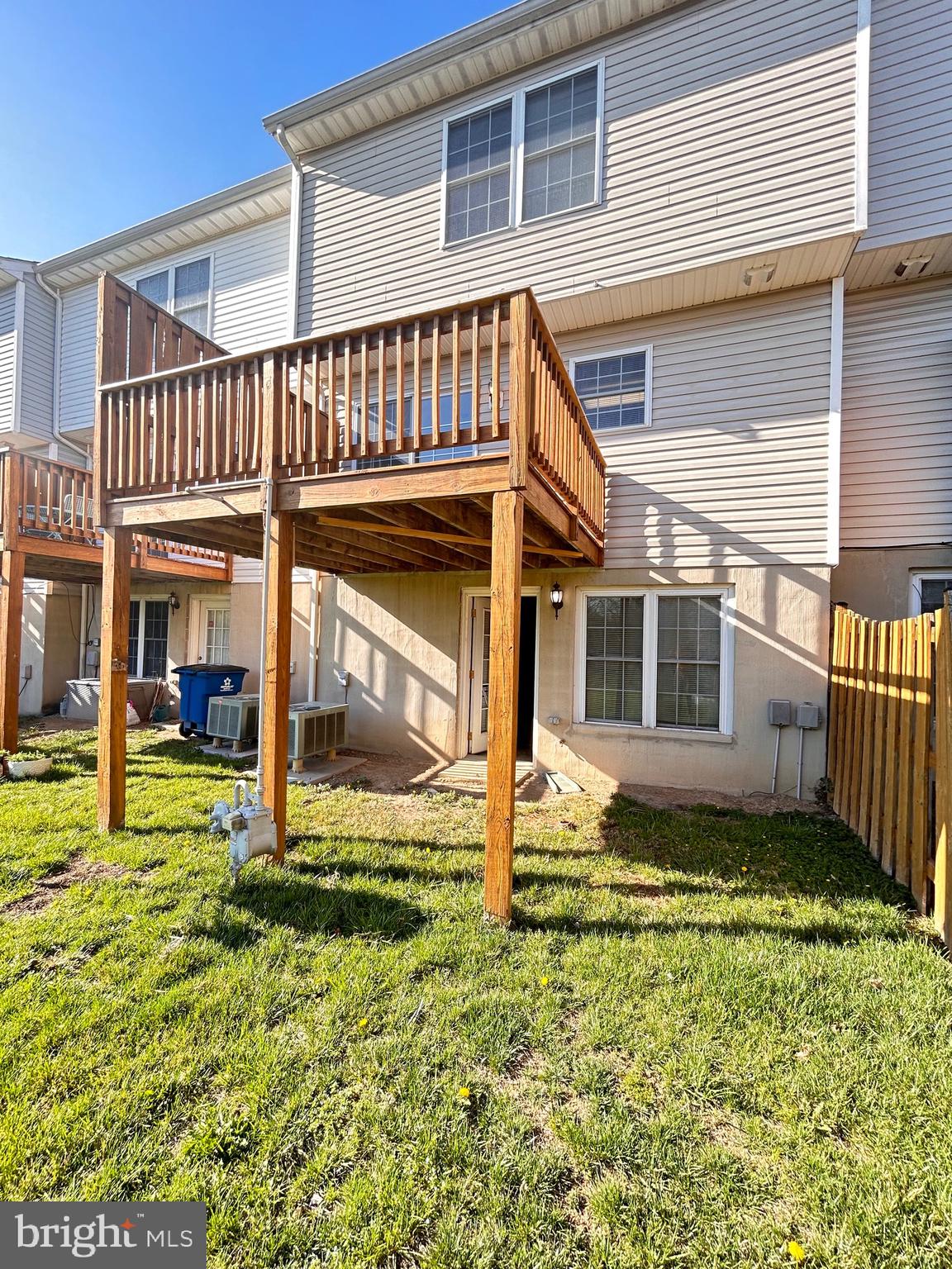 WINDSTONE - Residential Lease