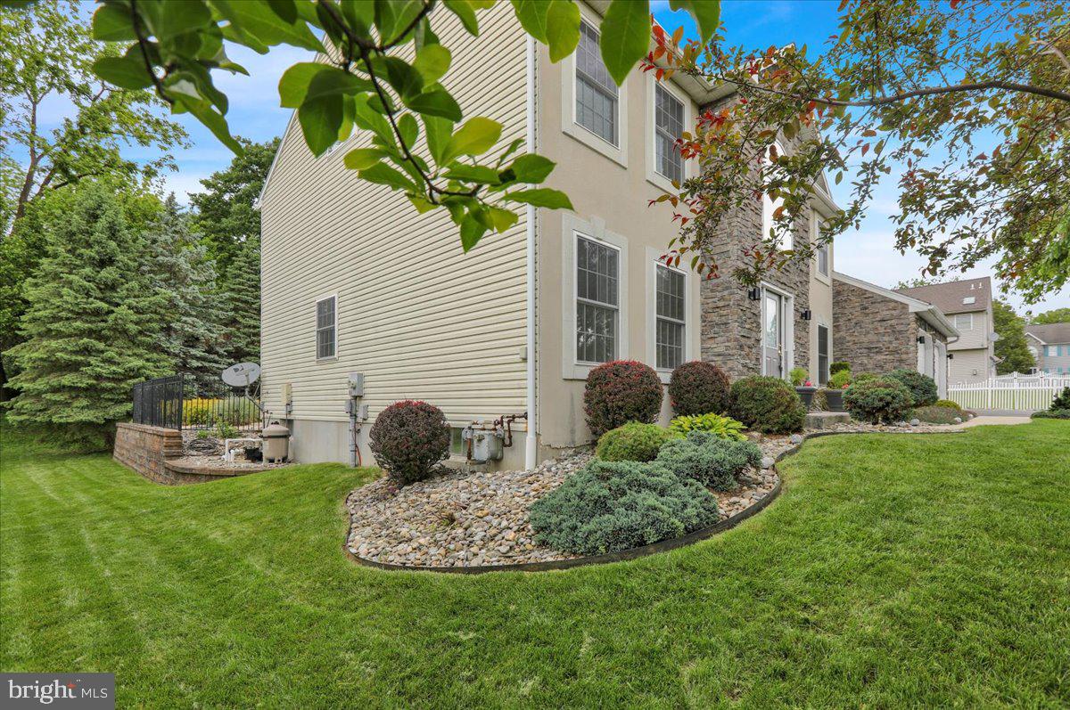 STONE GATE - Residential