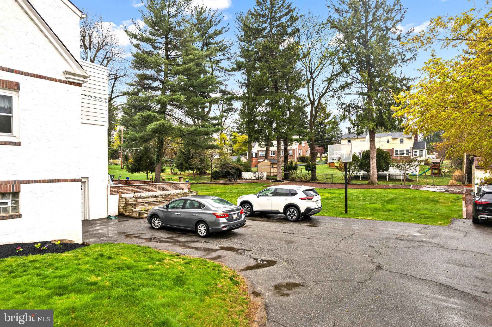 HUNTINGDON VALLEY - Residential