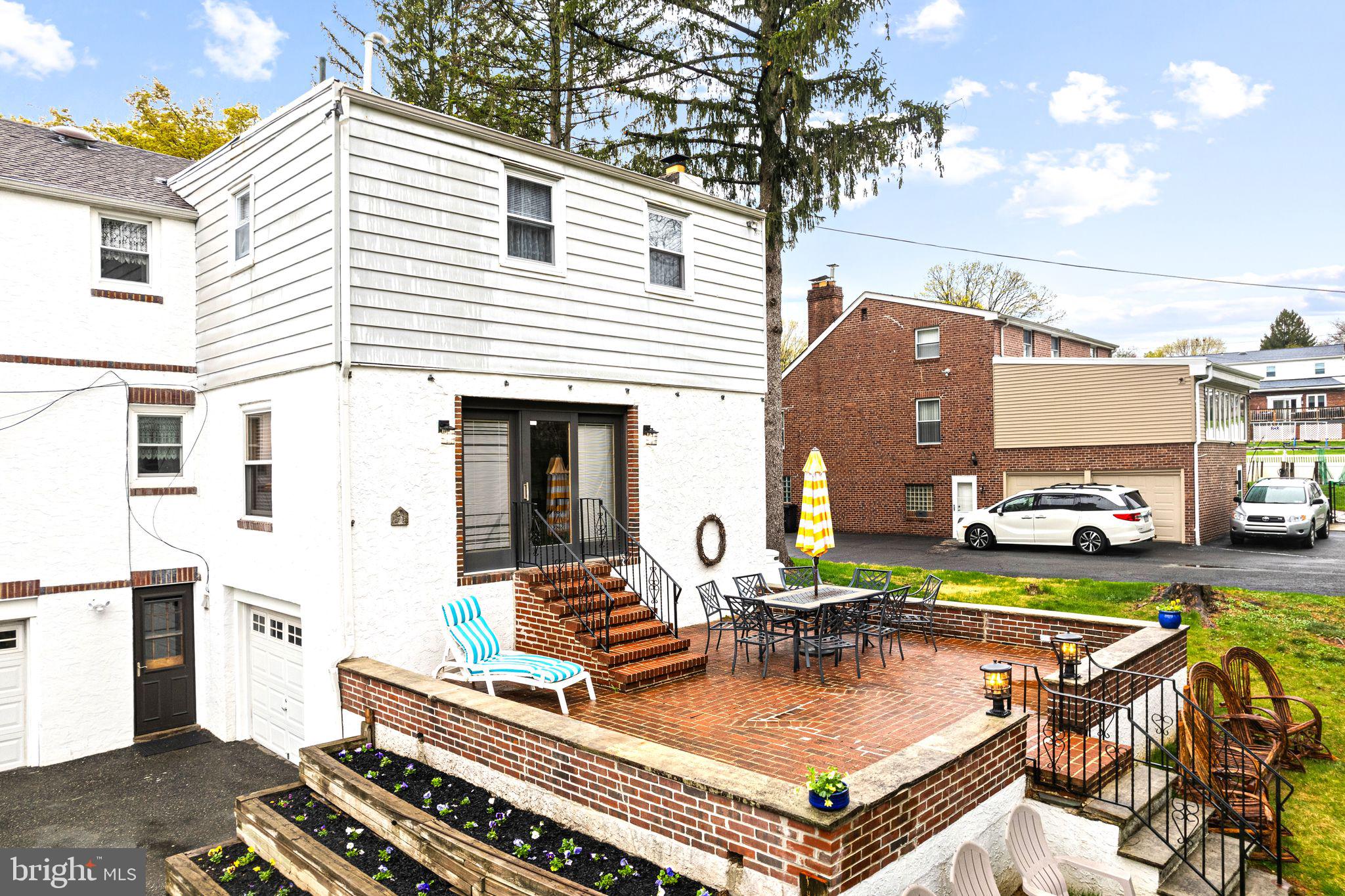 HUNTINGDON VALLEY - Residential