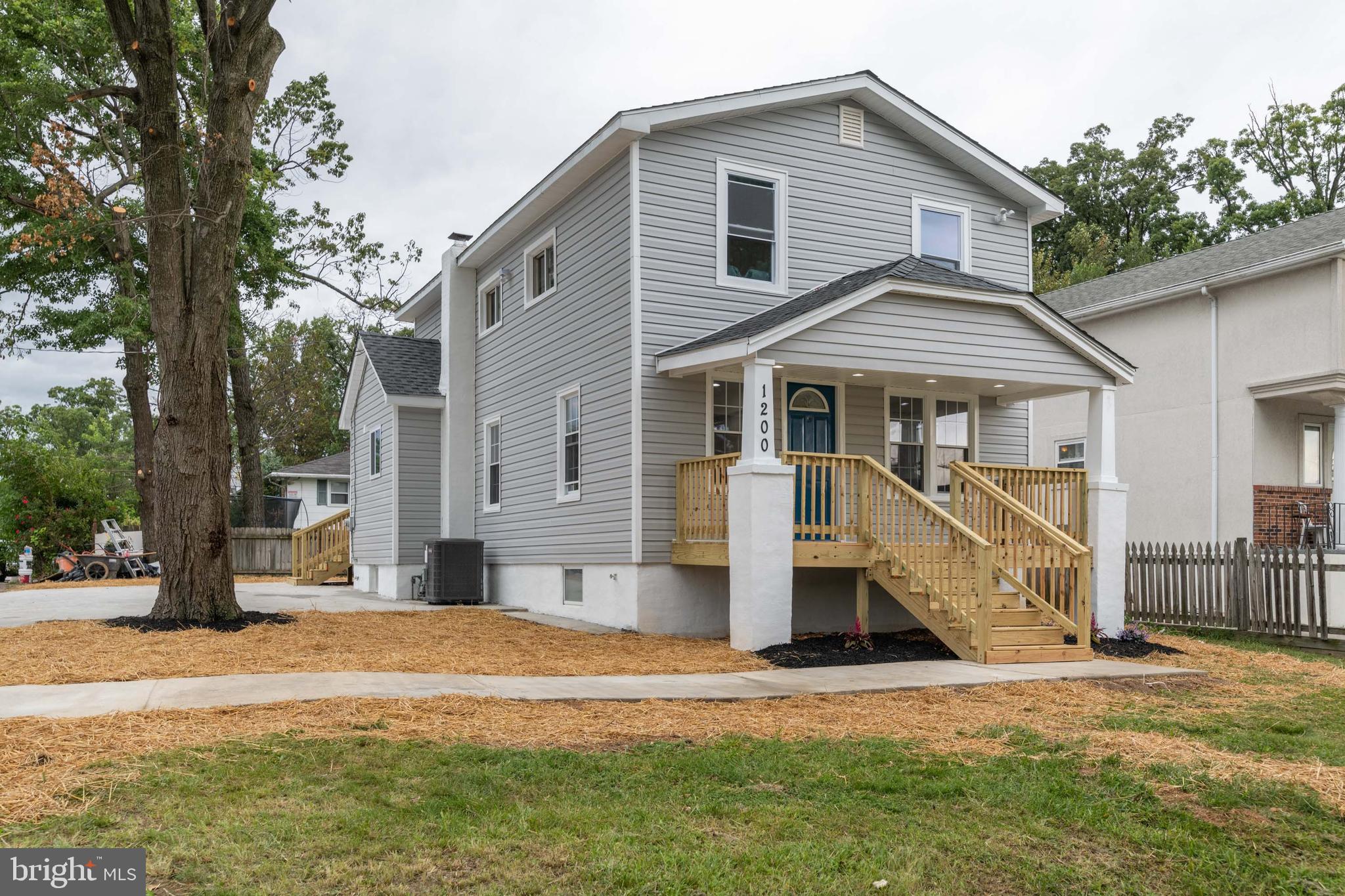 CATONSVILLE MANOR - Residential