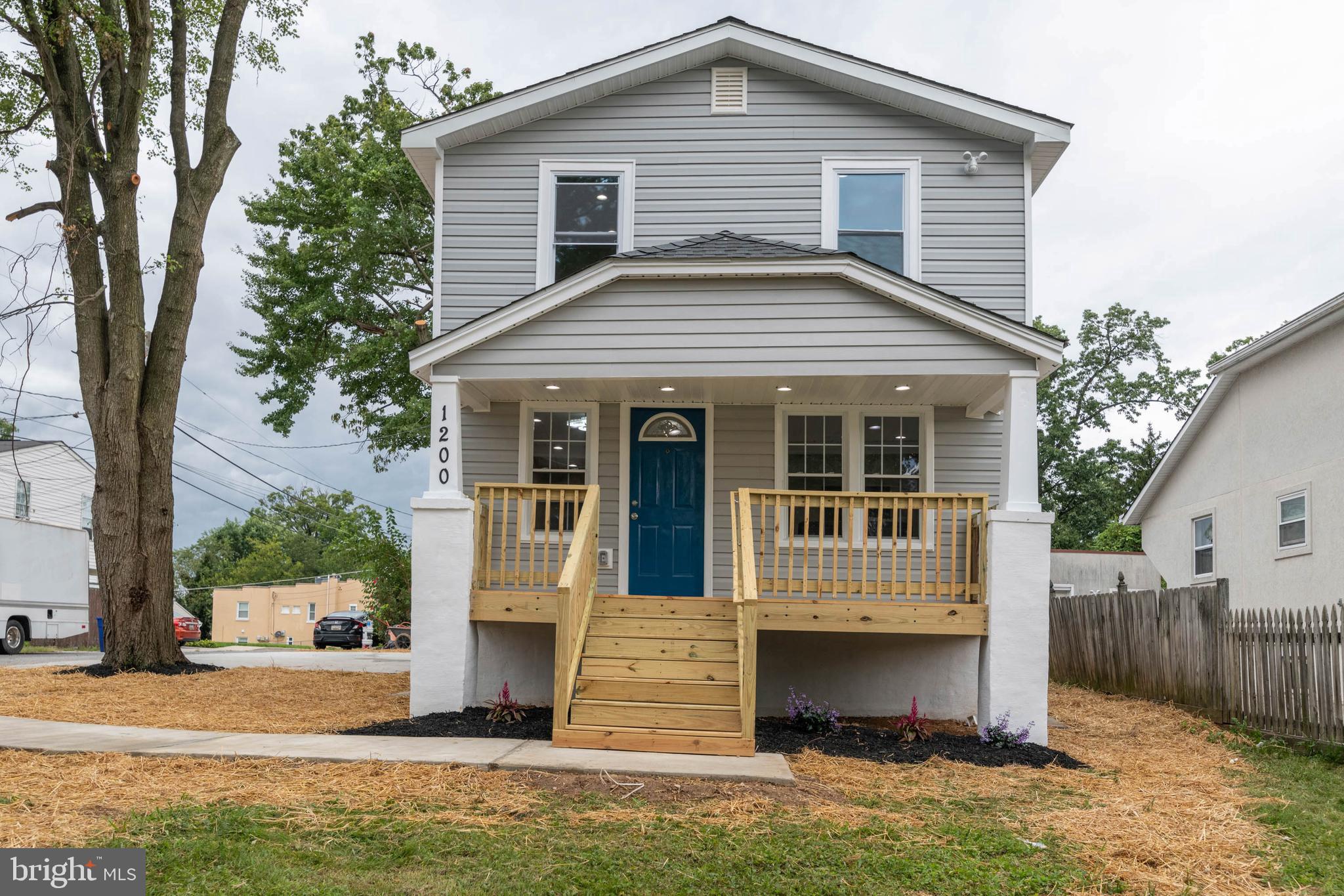 CATONSVILLE MANOR - Residential