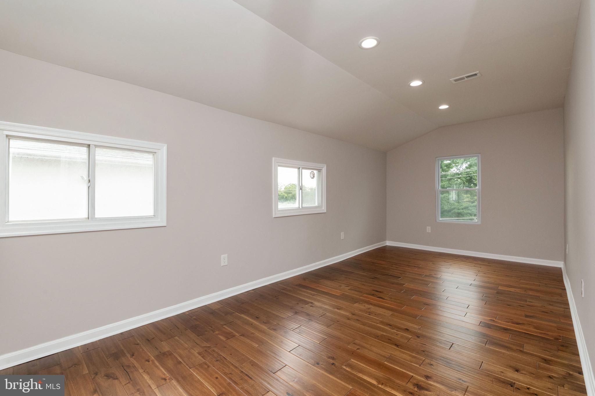 CATONSVILLE MANOR - Residential