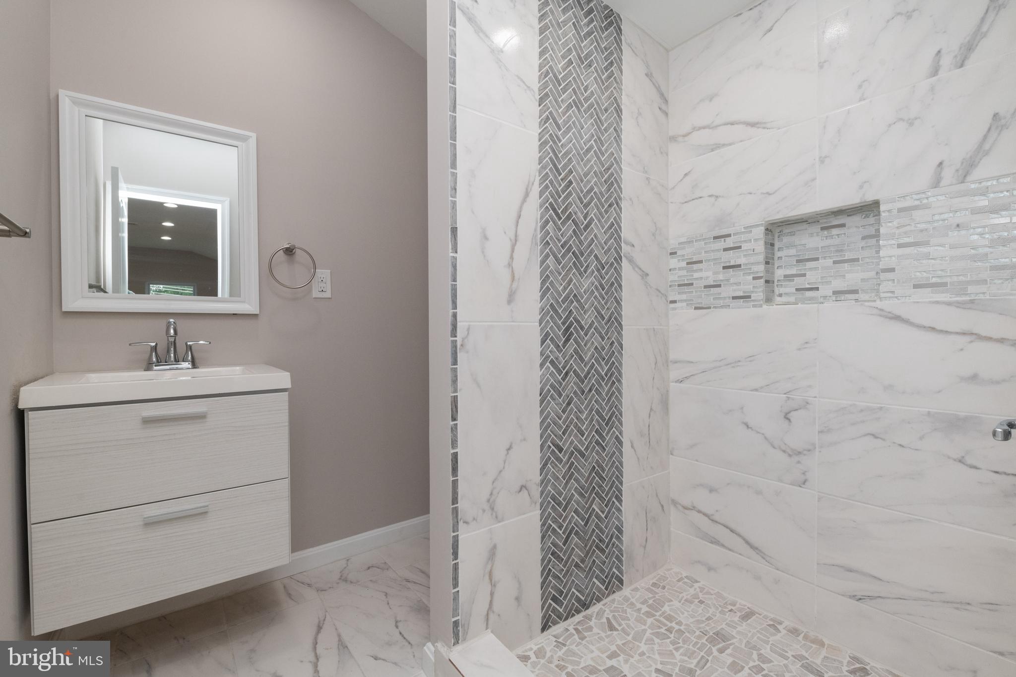 CATONSVILLE MANOR - Residential