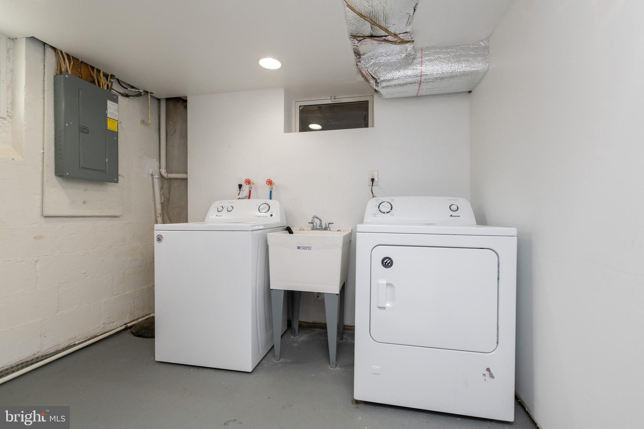 CATONSVILLE MANOR - Residential