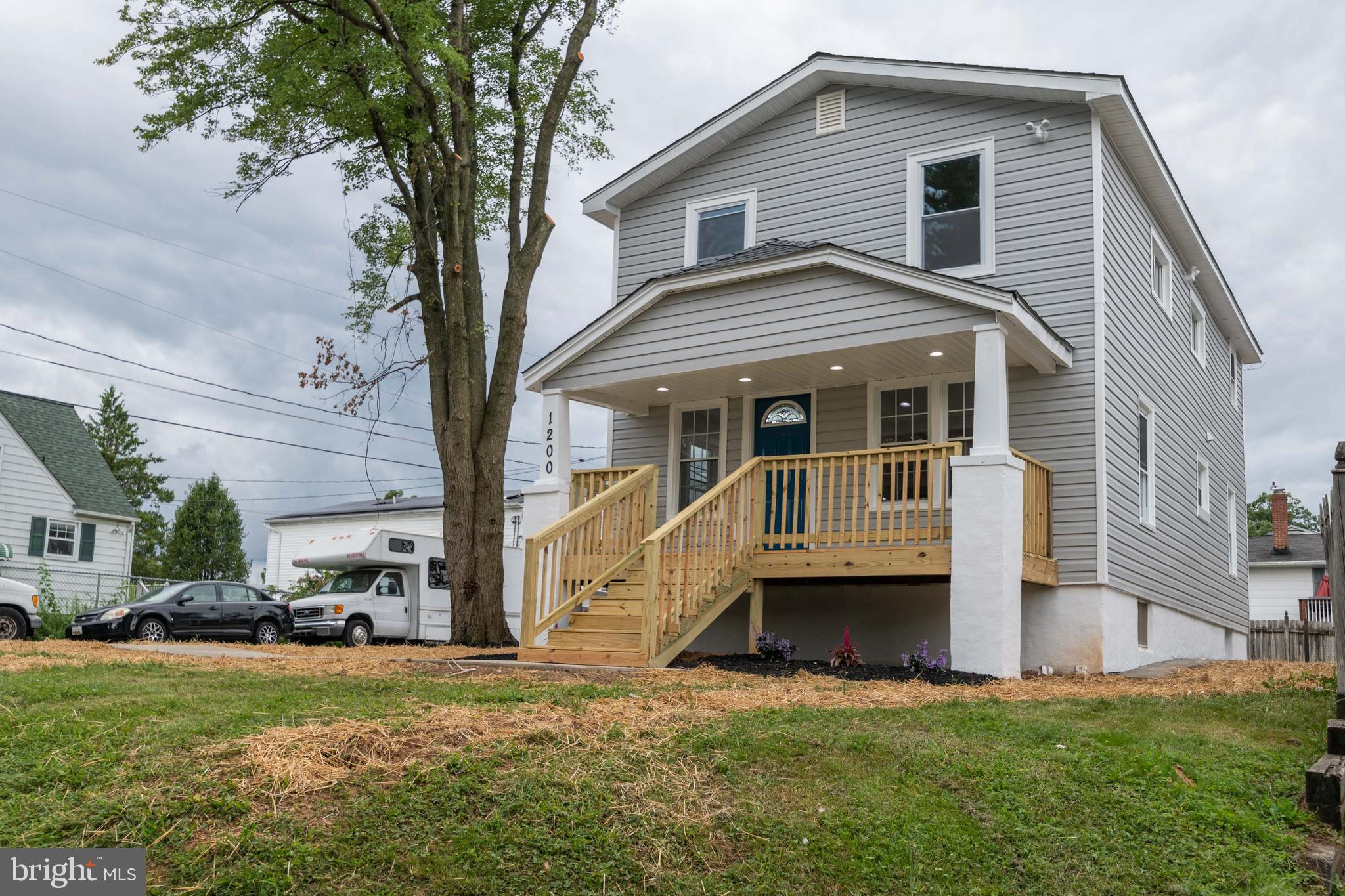 CATONSVILLE MANOR - Residential