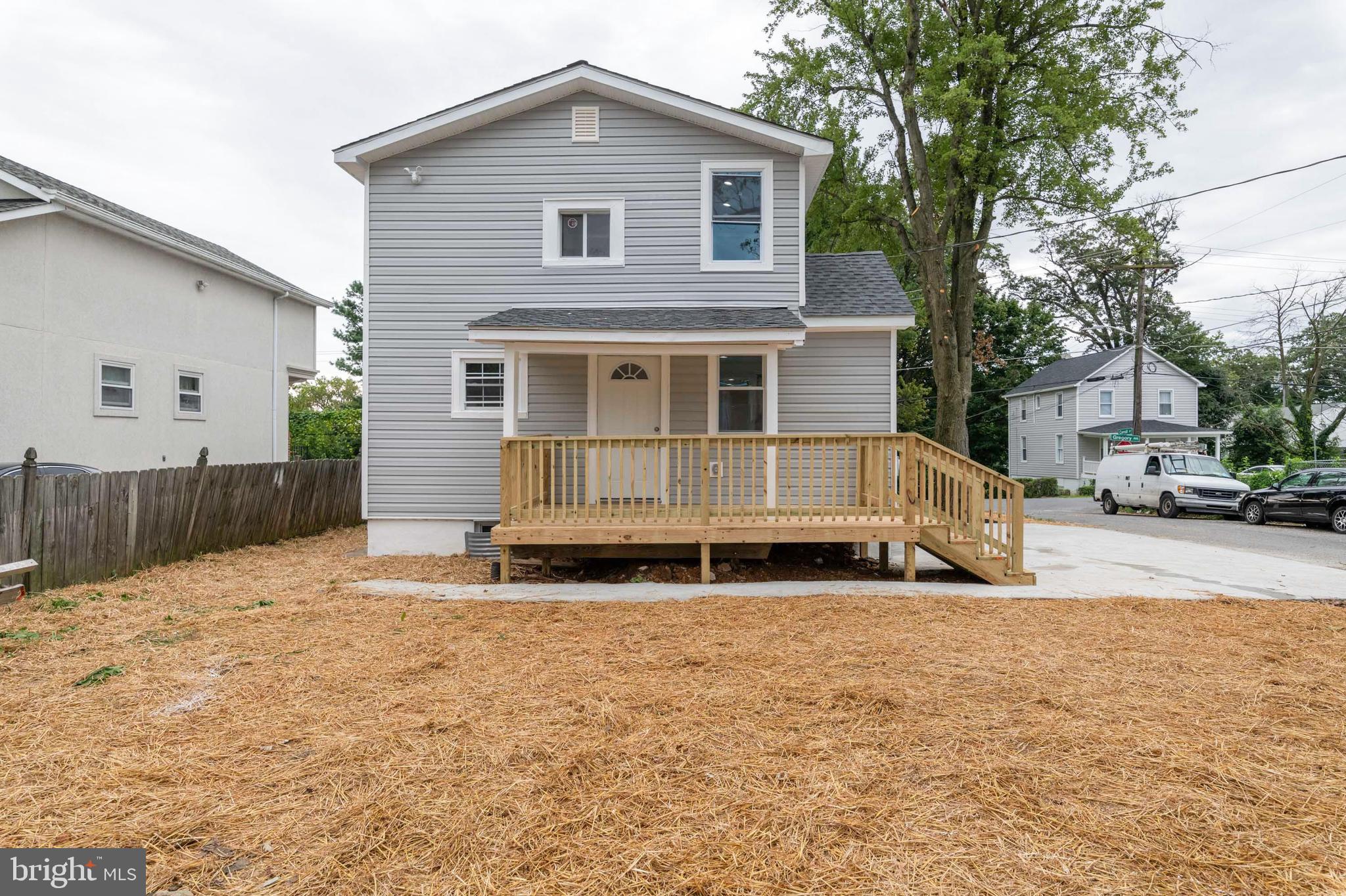 CATONSVILLE MANOR - Residential