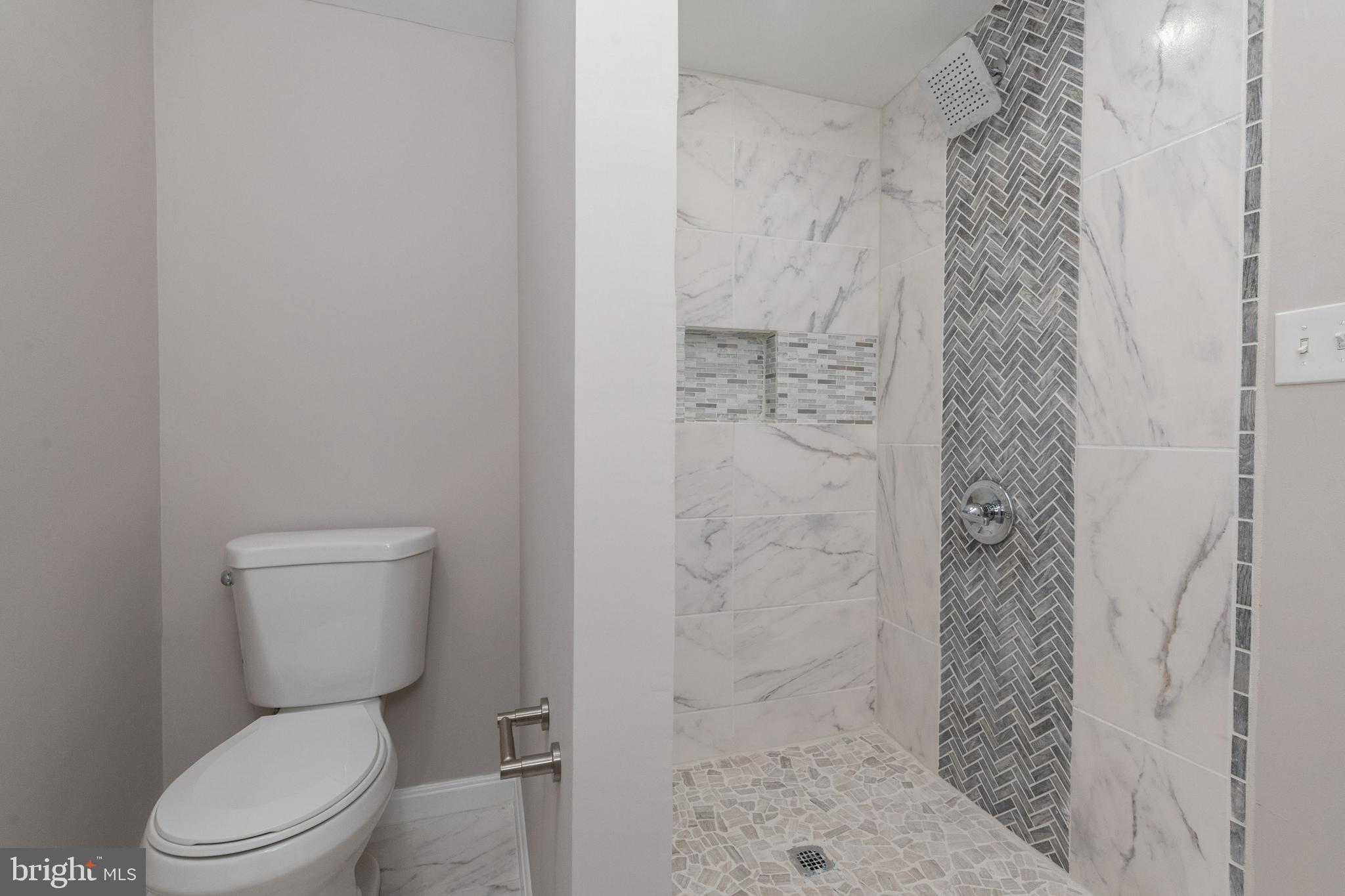 CATONSVILLE MANOR - Residential