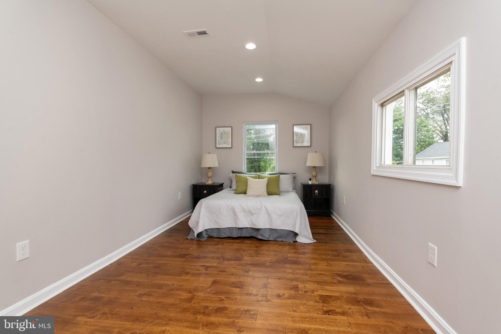 CATONSVILLE MANOR - Residential