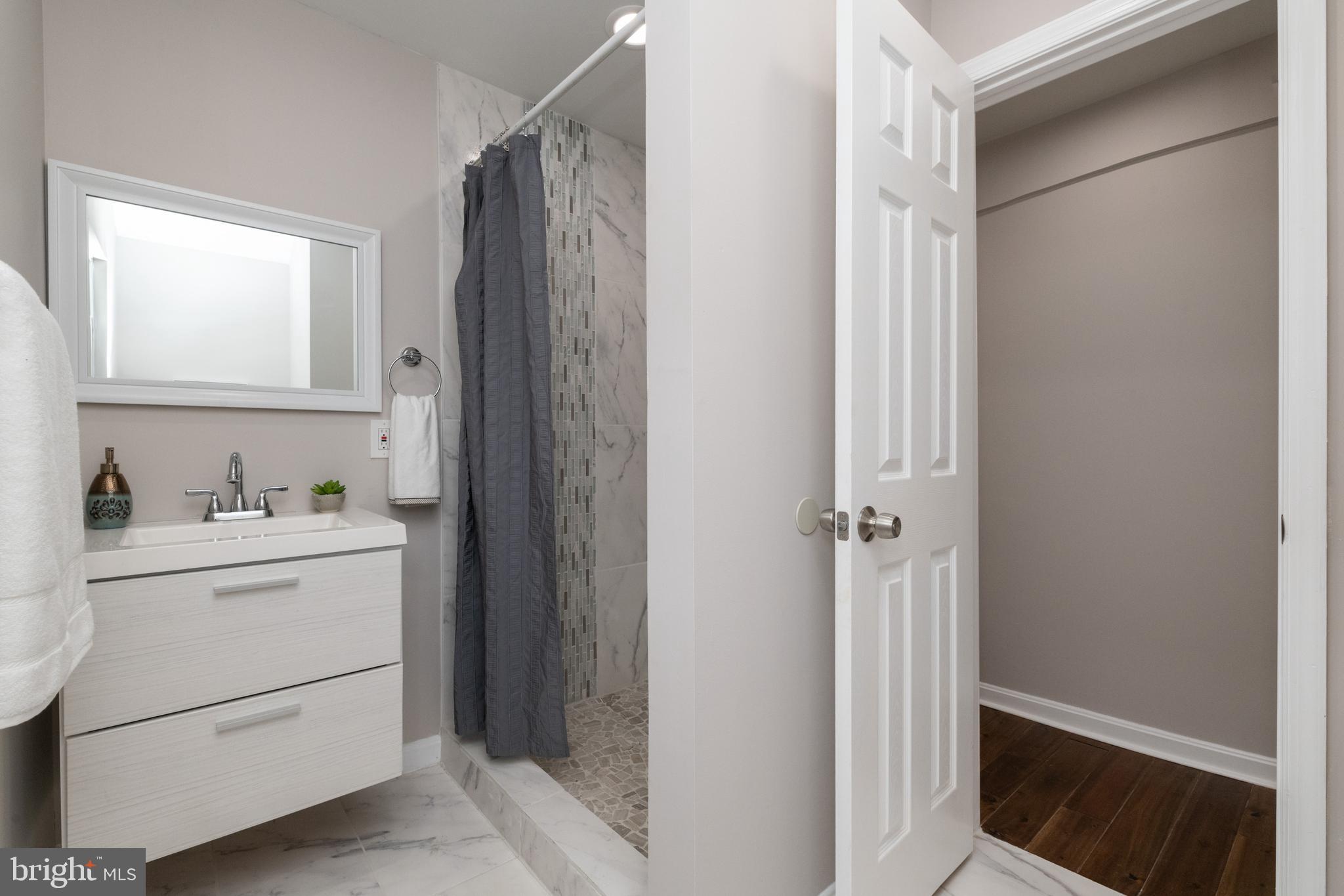 CATONSVILLE MANOR - Residential