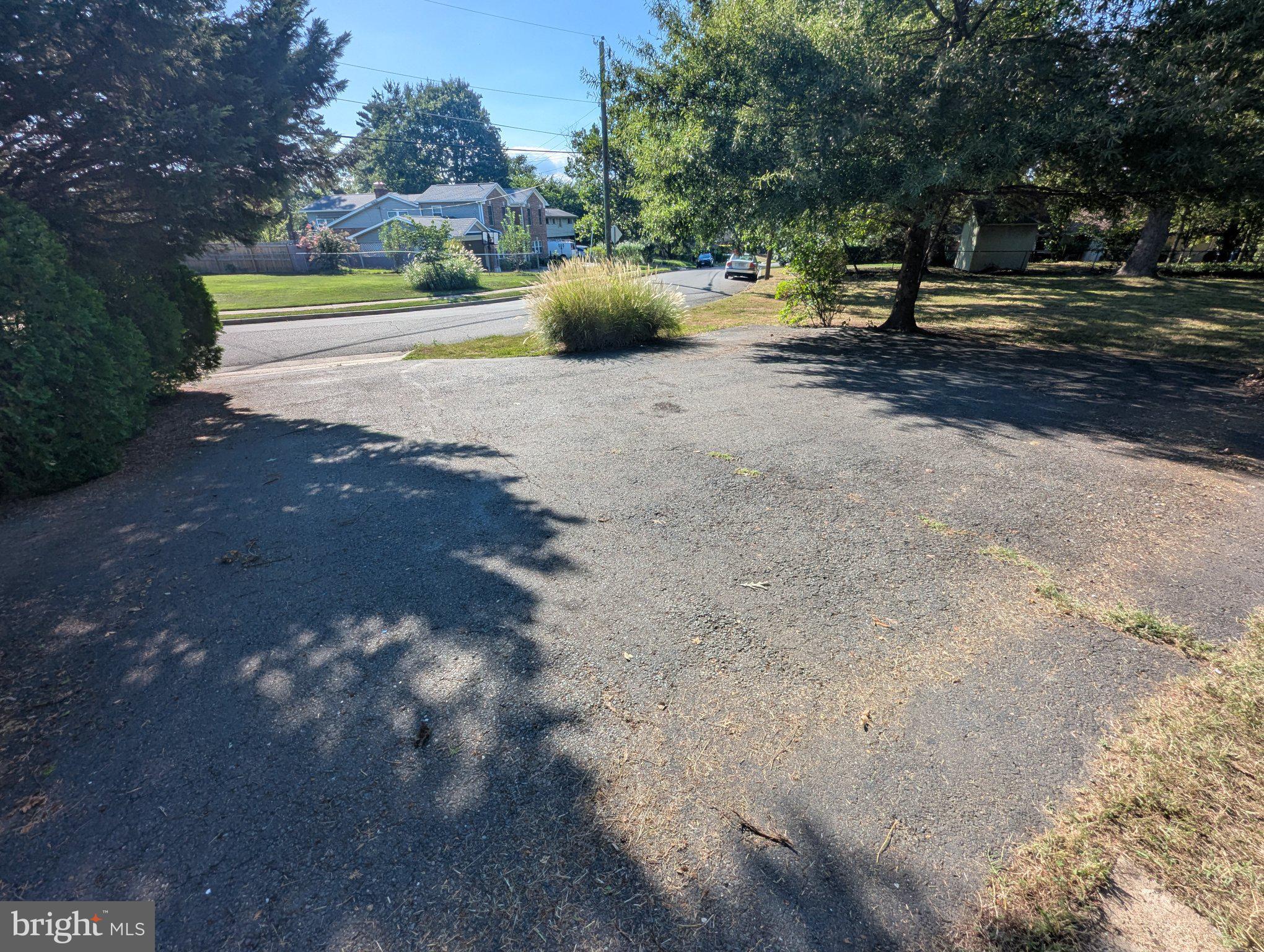 6327 WILLOWOOD LANE