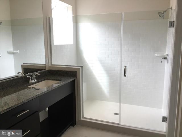 ONE LOUDOUN LANDBAY C - Residential Lease