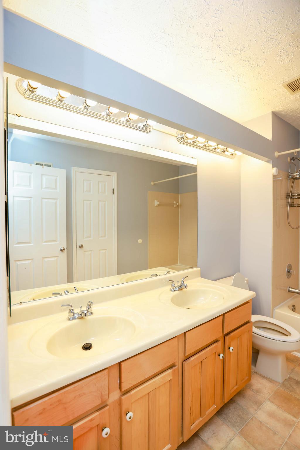 VILLAGE OF SILVER HALL - Residential