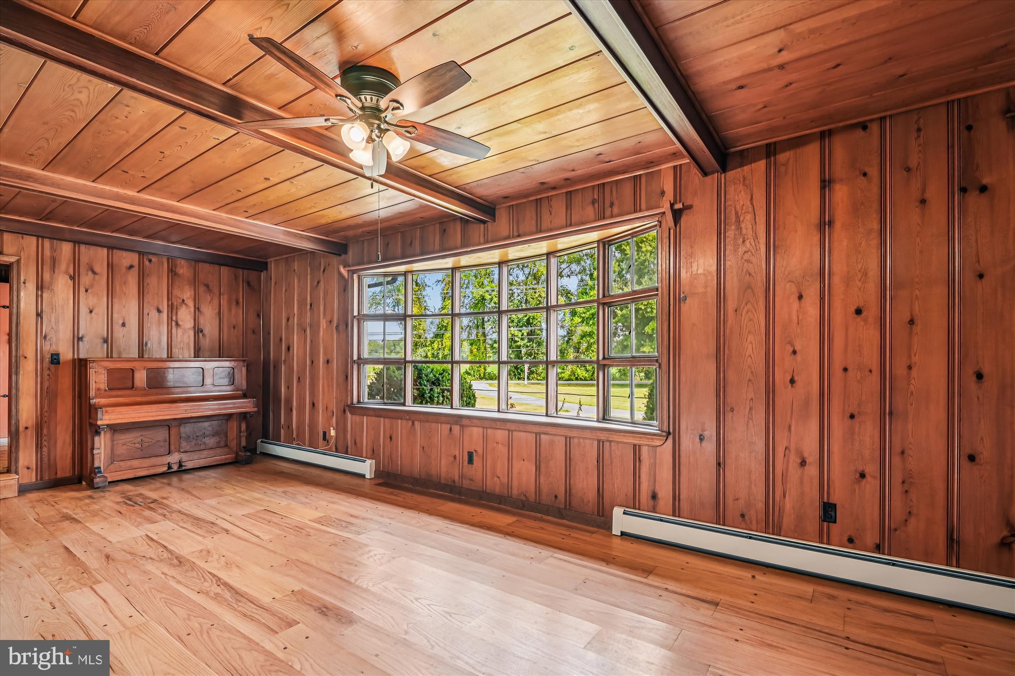 BEECHWOOD ON THE BURLEY - Land