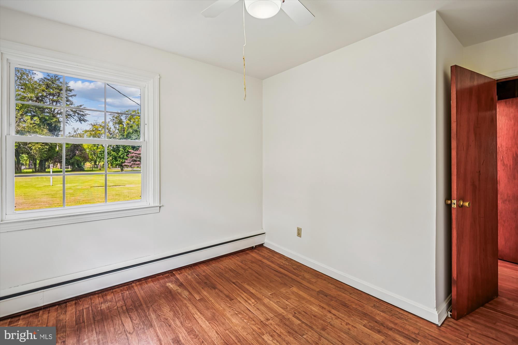 BEECHWOOD ON THE BURLEY - Land