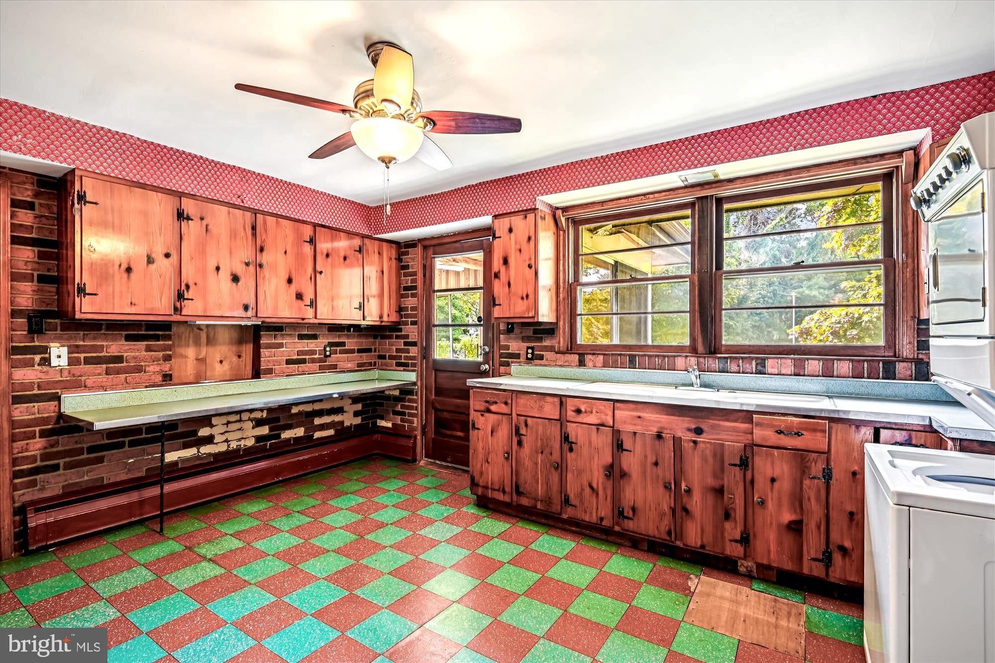 BEECHWOOD ON THE BURLEY - Land