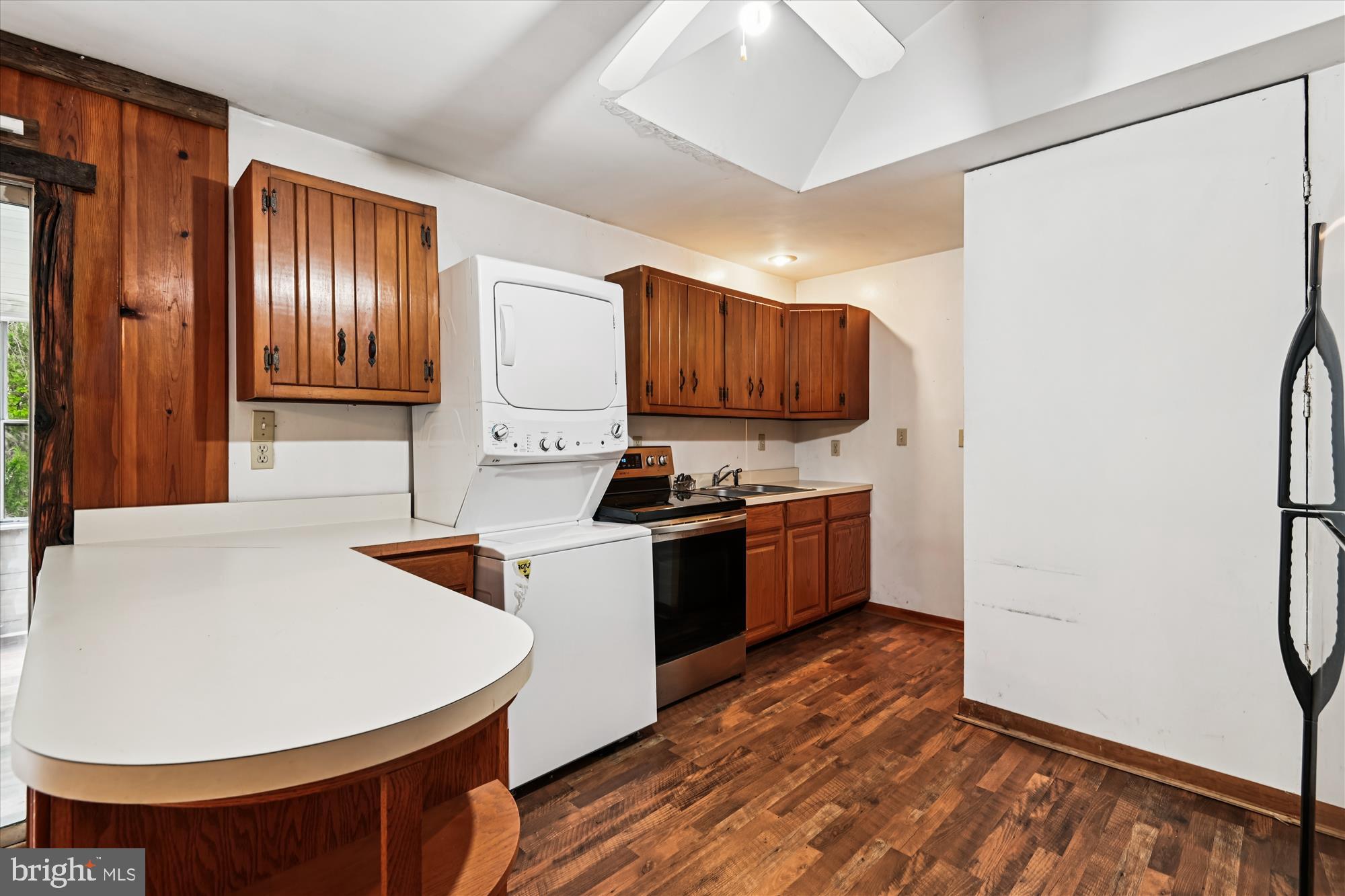 BEECHWOOD ON THE BURLEY - Land