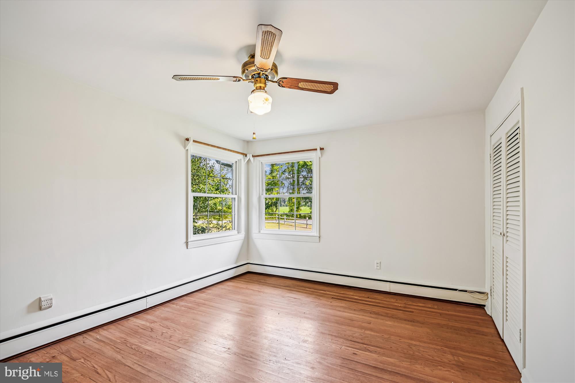 BEECHWOOD ON THE BURLEY - Land