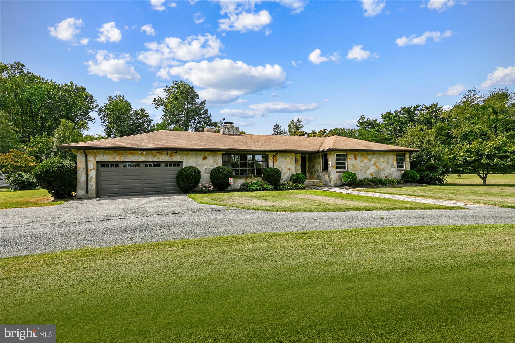 BEECHWOOD ON THE BURLEY - Land