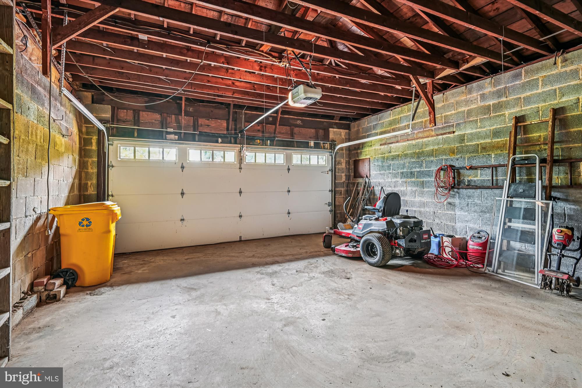 BEECHWOOD ON THE BURLEY - Land