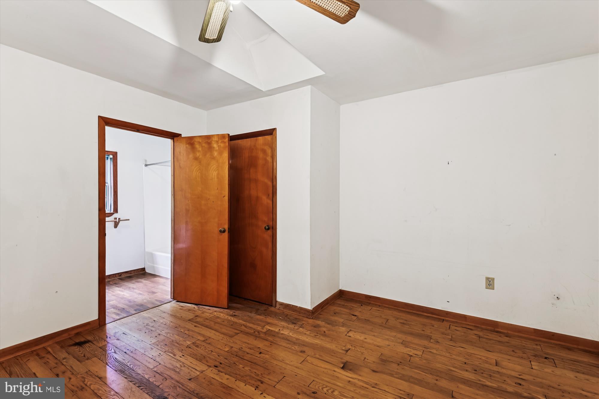 BEECHWOOD ON THE BURLEY - Land