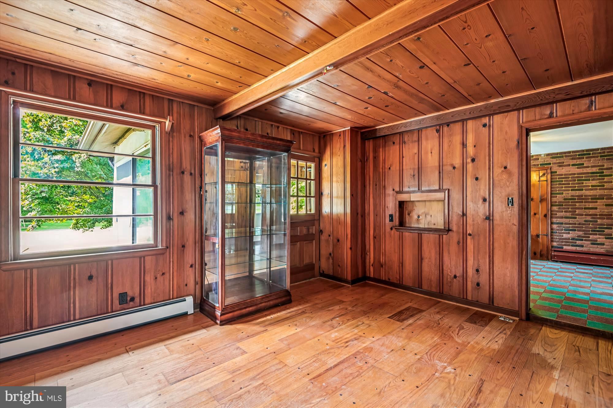 BEECHWOOD ON THE BURLEY - Land