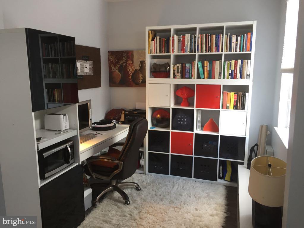 PARKSIDE AT ASHBURN - Residential