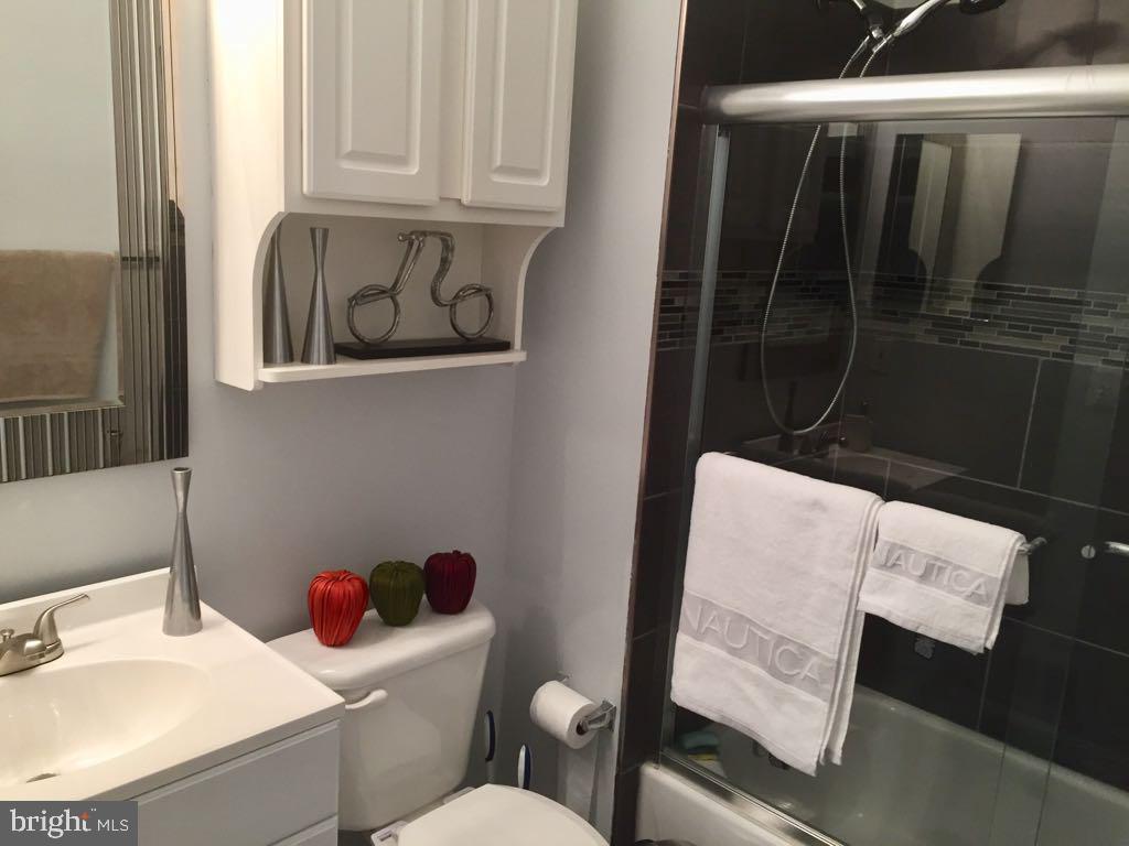 PARKSIDE AT ASHBURN - Residential