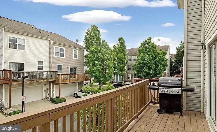 PARKSIDE AT ASHBURN - Residential