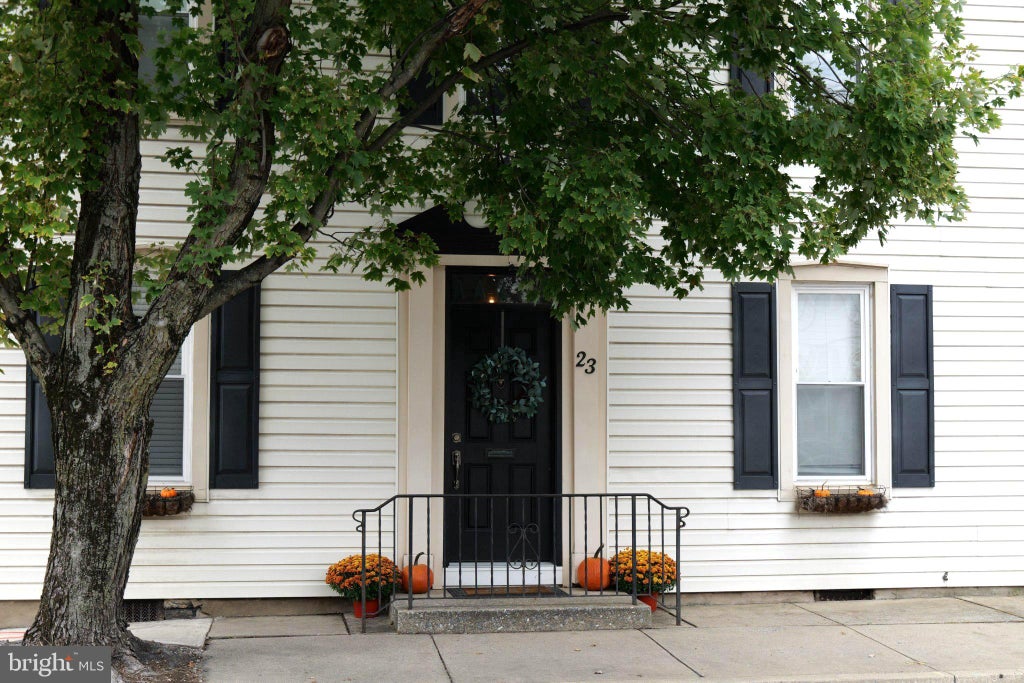 Photo of 23 W Orange Street, LITITZ, PA 17543 (MLS # PALA2096726)