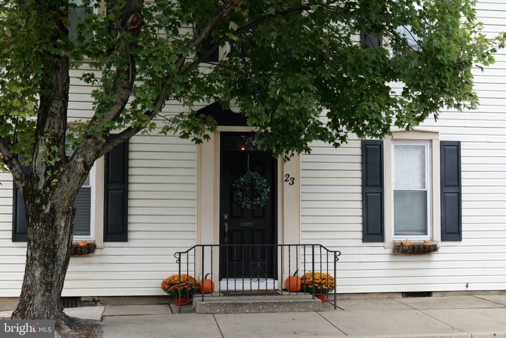 Photo of 23 W Orange Street, LITITZ, PA 17543 (MLS # PALA2096726)
