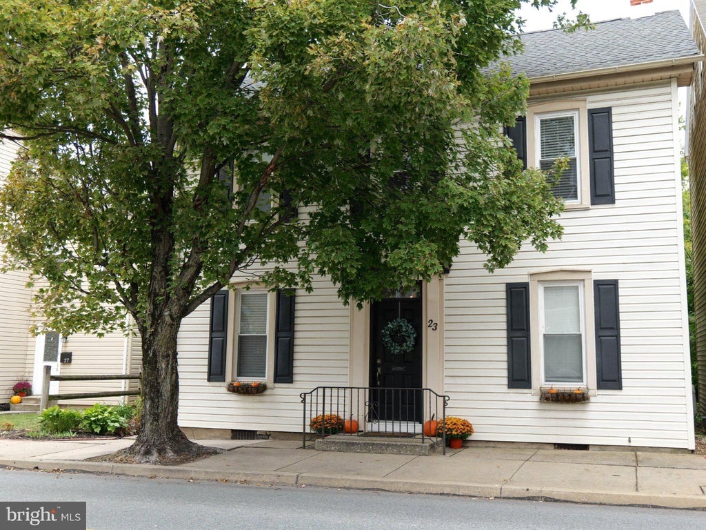 Photo of 23 W Orange Street, LITITZ, PA 17543 (MLS # PALA2096726)